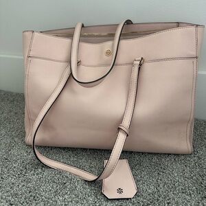 Tory Burch Robinson Tote OS Pale Apricot Royal Navy with Tag